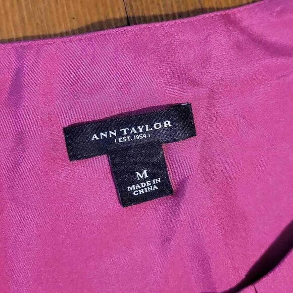 Ann Taylor Puffed Sleeve Pleated Neckline Silk Blouse - Picture 4 of 5